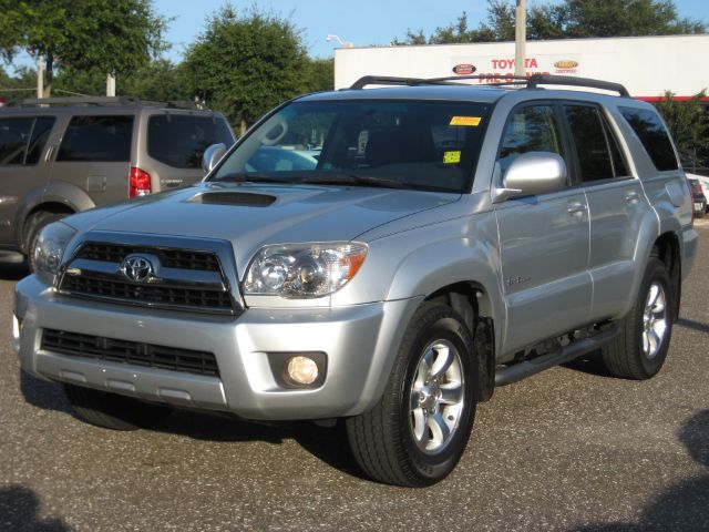 2006 Toyota 4Runner LTZ, DVD, NAV, SUN Roof, Loade