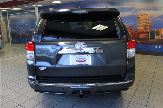 2013 Toyota 4Runner 3500 SLT Quad Cab DRW 4 X