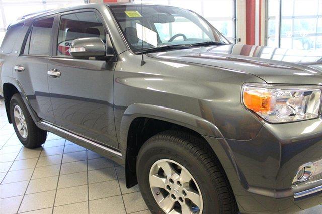 2013 Toyota 4Runner 3500 SLT Quad Cab DRW 4 X