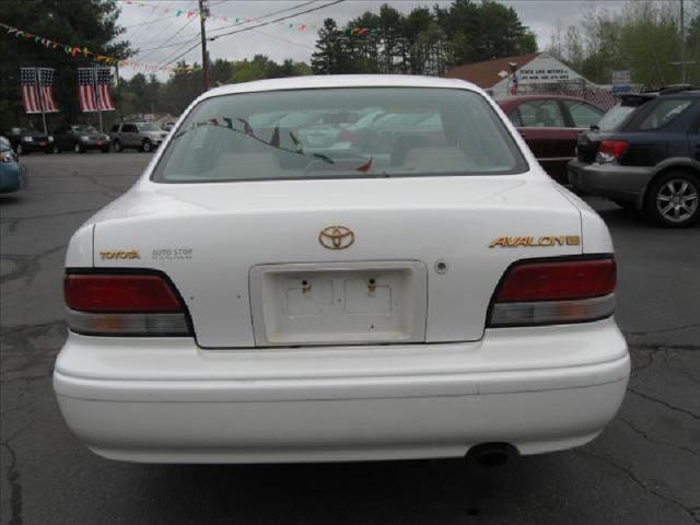 1997 Toyota Avalon Crew Cab 126.0 WB 4WD LT w/1L