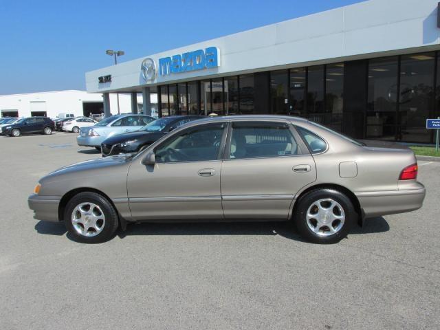 1998 Toyota Avalon GLS 4 Door Sedan