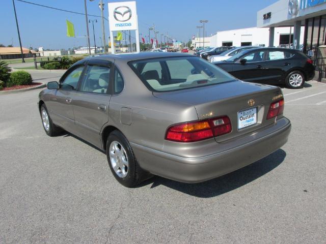 1998 Toyota Avalon GLS 4 Door Sedan