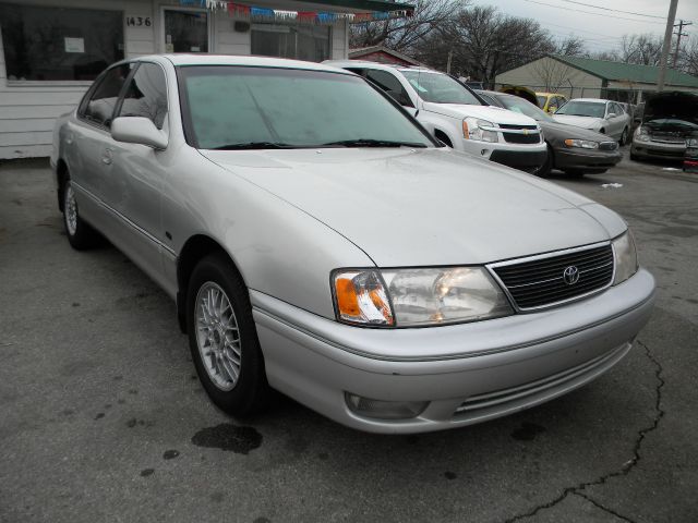 1999 Toyota Avalon LS Flex Fuel 4x4 This Is One Of Our Best Bargains