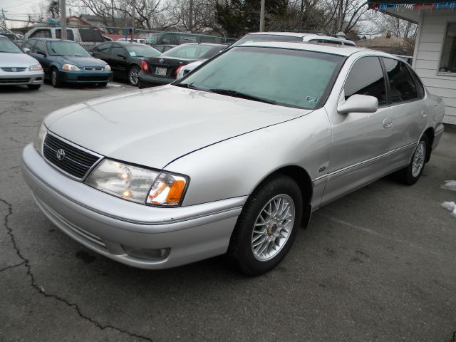 1999 Toyota Avalon LS Flex Fuel 4x4 This Is One Of Our Best Bargains