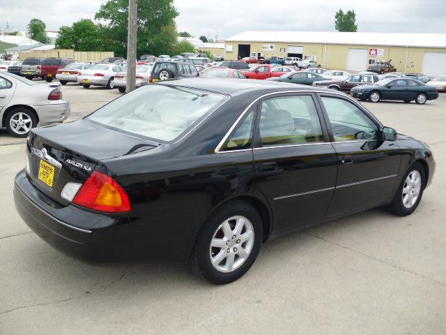 2000 Toyota Avalon XLS