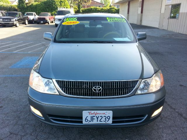 2000 Toyota Avalon LS Flex Fuel 4x4 This Is One Of Our Best Bargains