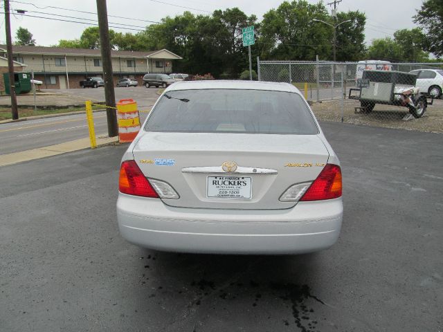 2000 Toyota Avalon XLS