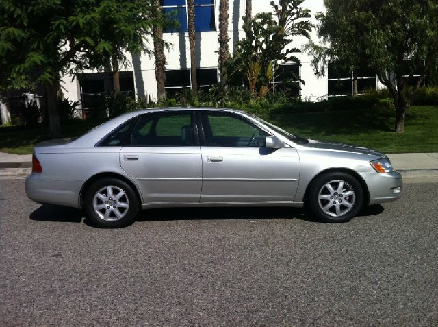 2000 Toyota Avalon LS Flex Fuel 4x4 This Is One Of Our Best Bargains