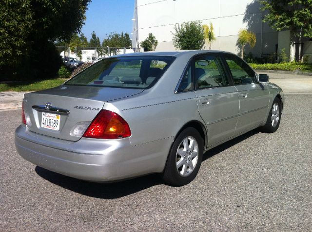 2000 Toyota Avalon LS Flex Fuel 4x4 This Is One Of Our Best Bargains
