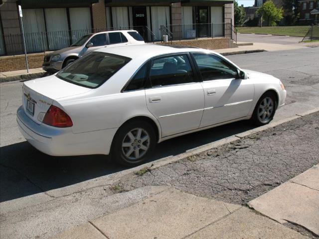 2000 Toyota Avalon Crew Cab 126.0 WB 4WD LT w/1L