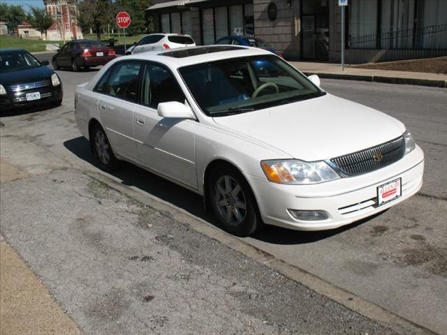 2000 Toyota Avalon Crew Cab 126.0 WB 4WD LT w/1L