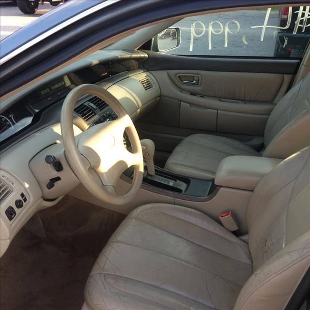 2001 Toyota Avalon Unknown