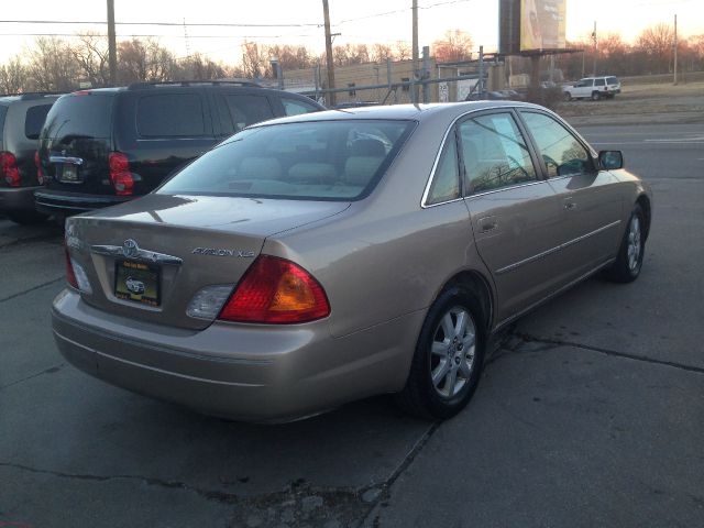 2001 Toyota Avalon XLS