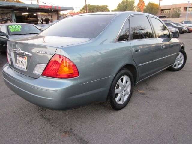 2002 Toyota Avalon XLS