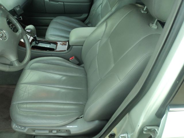 2002 Toyota Avalon XLS