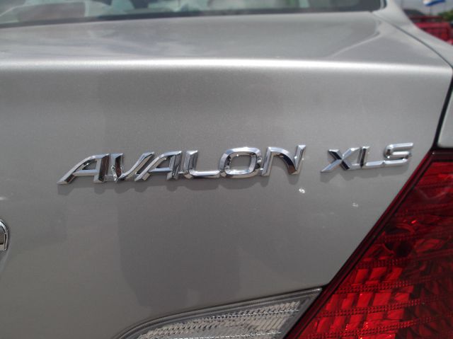 2002 Toyota Avalon XLS