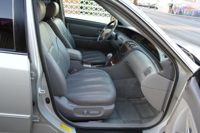 2003 Toyota Avalon XLS