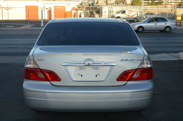 2003 Toyota Avalon XLS