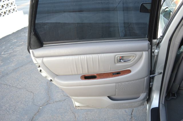 2003 Toyota Avalon XLS