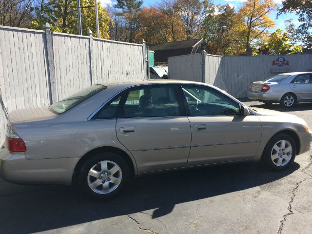 2003 Toyota Avalon XLS