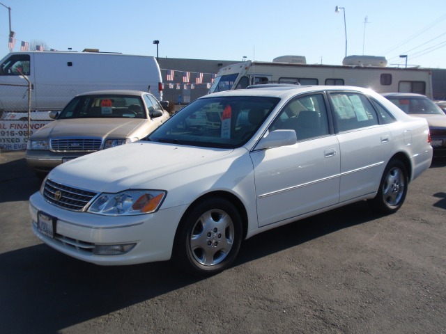 2003 Toyota Avalon XLS