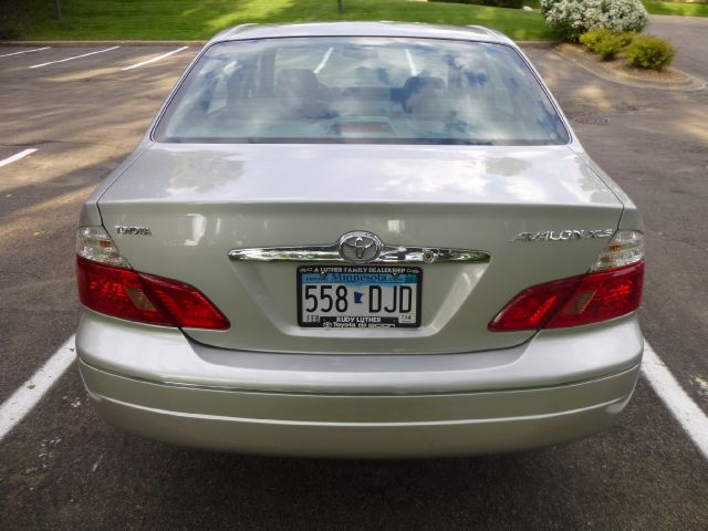 2003 Toyota Avalon XLS