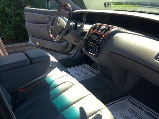 2003 Toyota Avalon XLS
