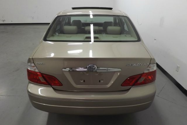 2003 Toyota Avalon XLS
