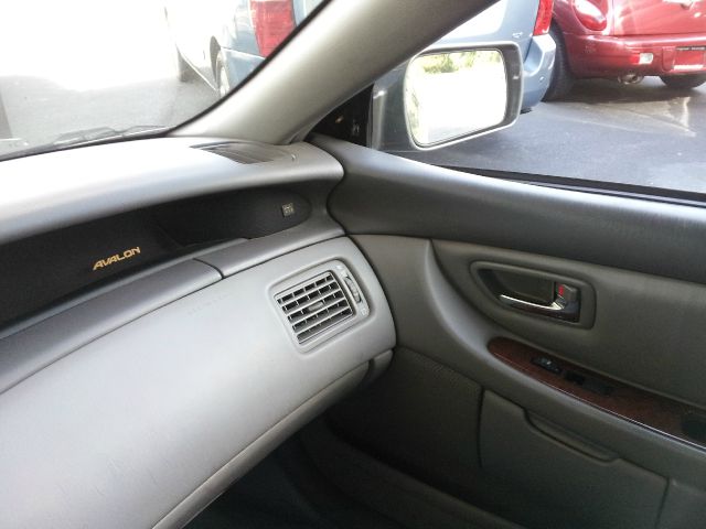 2004 Toyota Avalon XLS