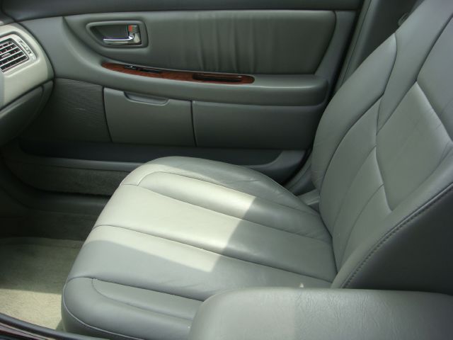 2004 Toyota Avalon XLS