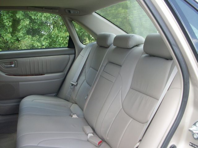 2004 Toyota Avalon XLS