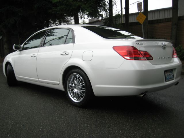 2005 Toyota Avalon SLT 25