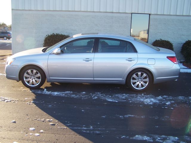 2005 Toyota Avalon XLS