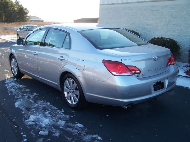 2005 Toyota Avalon XLS