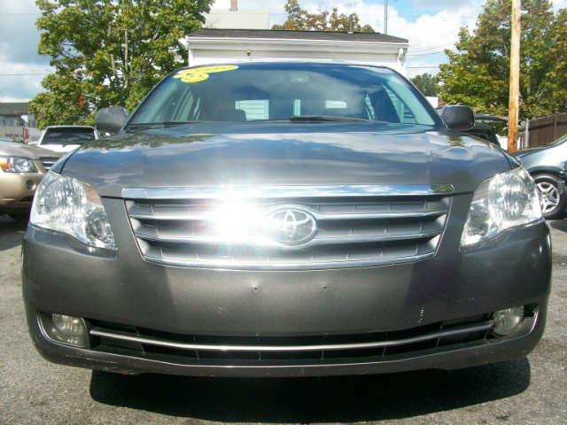 2005 Toyota Avalon XLS