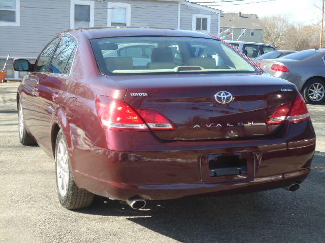 2005 Toyota Avalon SLT 25