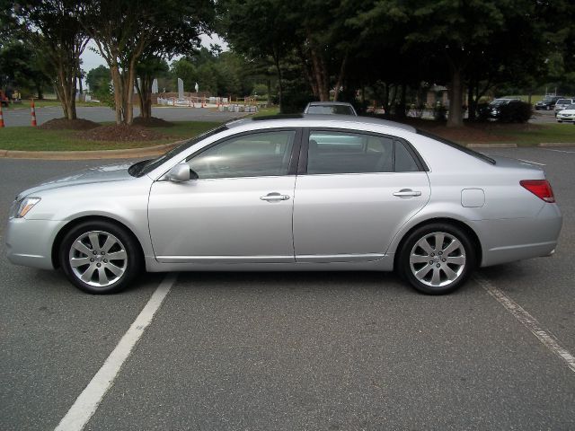 2005 Toyota Avalon XLS