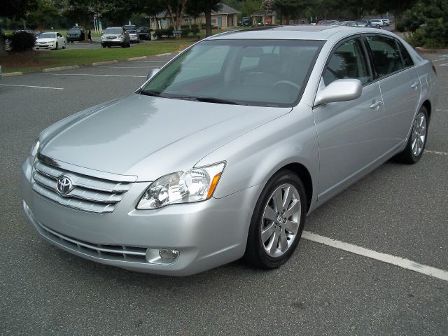 2005 Toyota Avalon XLS