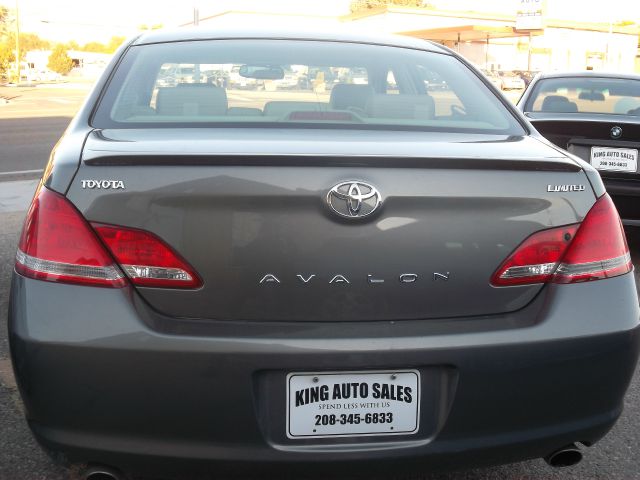 2005 Toyota Avalon SLT 25