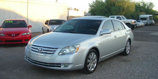 2005 Toyota Avalon LS Flex Fuel 4x4 This Is One Of Our Best Bargains