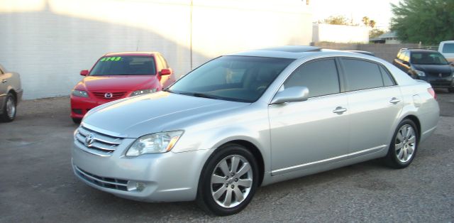 2005 Toyota Avalon LS Flex Fuel 4x4 This Is One Of Our Best Bargains