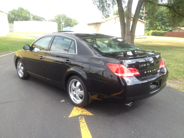 2005 Toyota Avalon XLS