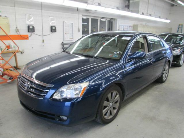 2005 Toyota Avalon XLS