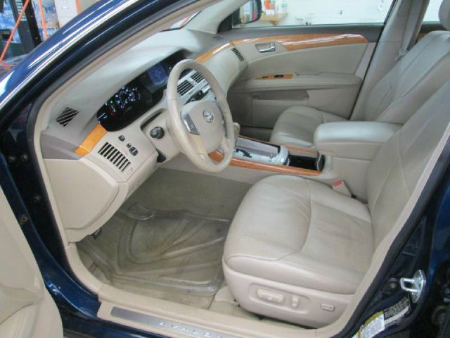 2005 Toyota Avalon XLS