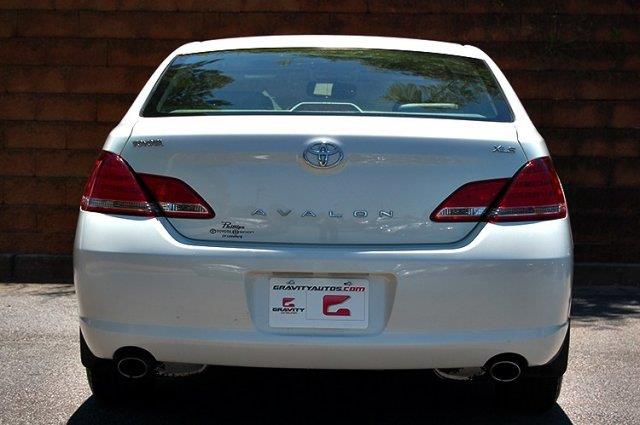 2005 Toyota Avalon Sport 4WD