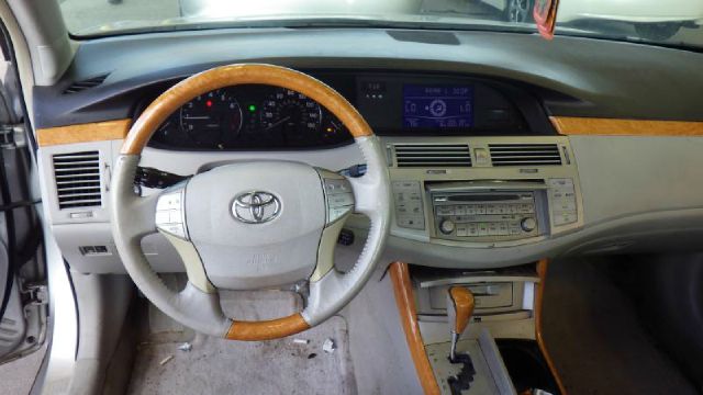 2005 Toyota Avalon Sport 4WD