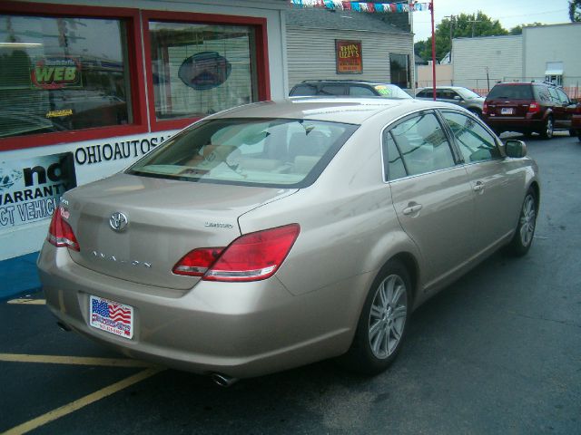 2005 Toyota Avalon XLS