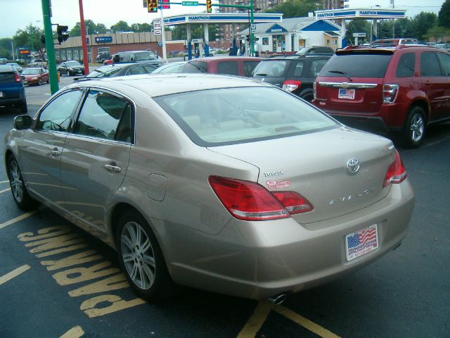 2005 Toyota Avalon XLS