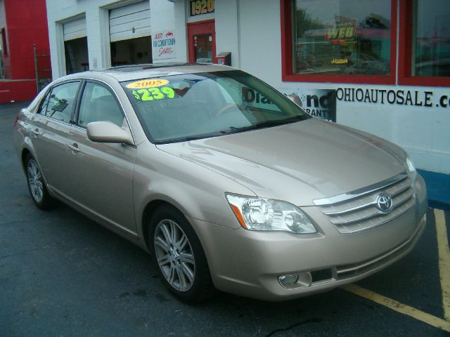 2005 Toyota Avalon XLS