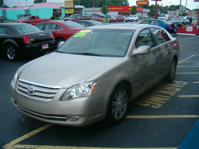2005 Toyota Avalon XLS
